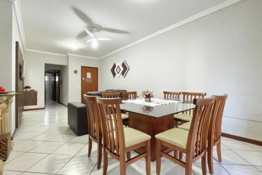 Apartamento 3 quartos Meia Praia (Temporada)