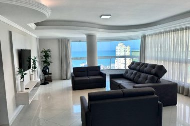 Apartamento temporada 3 su�tes em Meia Praia