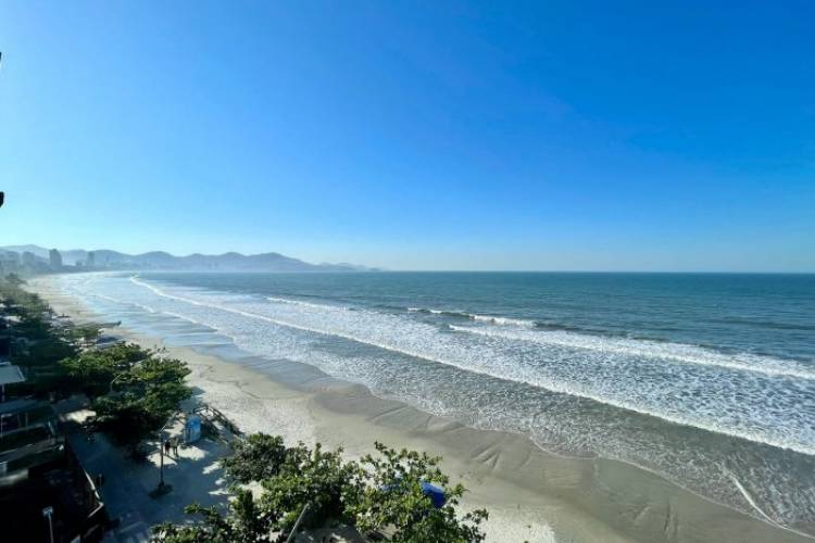 Frente mar 3 quartos aluguel ver�o Meia Praia